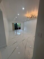 7707 Camino Real in Miami, FL - Building Photo