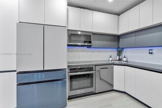 100 NE 71st St in Miami, FL - Building Photo - Building Photo