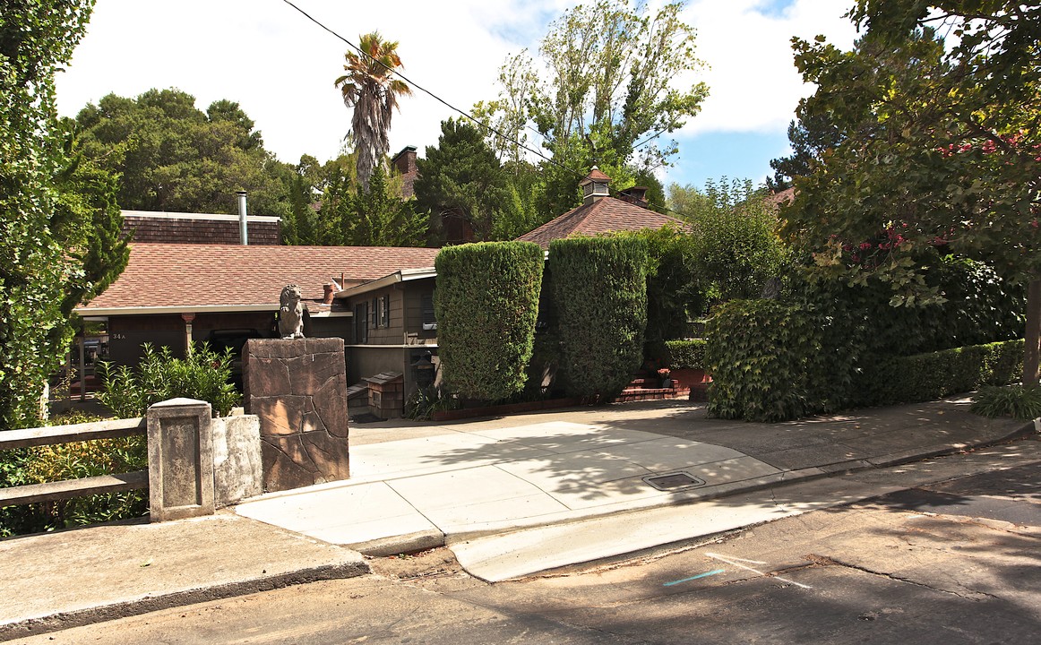 34 Scenic Rd in Fairfax, CA - Building Photo