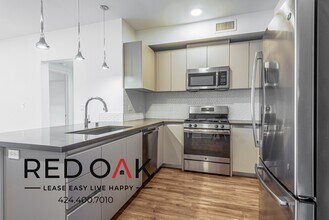 453 S Kenmore Ave in Los Angeles, CA - Building Photo - Building Photo