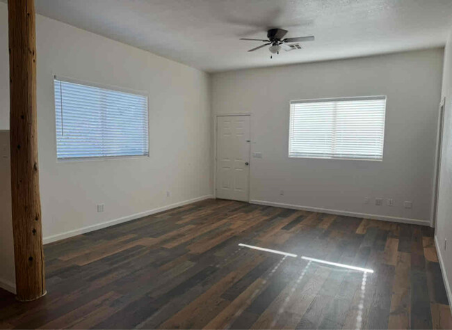 2950 N Taylor St in Logandale, NV - Building Photo - Building Photo