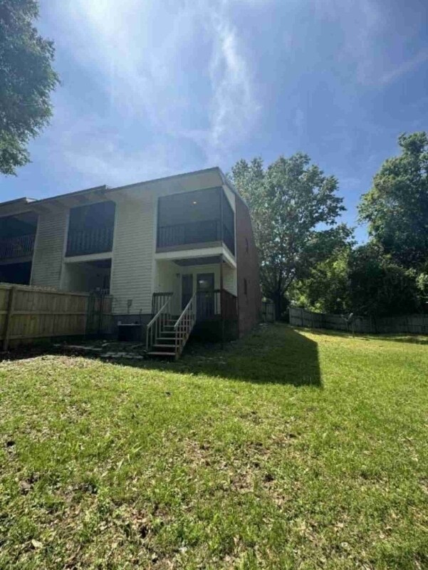202 Lakeview Dr in Daleville, AL - Foto de edificio - Building Photo