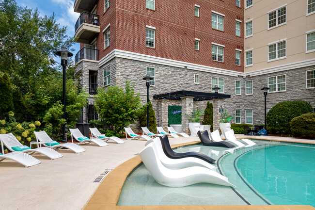 The Rocca Piazza at Paces in Atlanta, GA - Foto de edificio - Building Photo