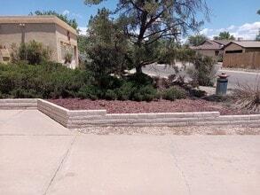 688 Lakeview Cir SE in Rio Rancho, NM - Building Photo - Building Photo
