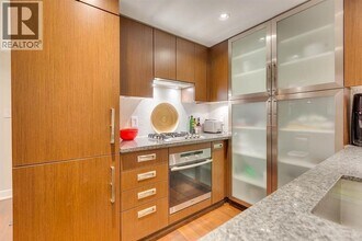 1055 Richards St in Vancouver, BC - Building Photo - Building Photo