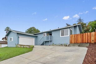 34 Altamont Dr in Watsonville, CA - Building Photo