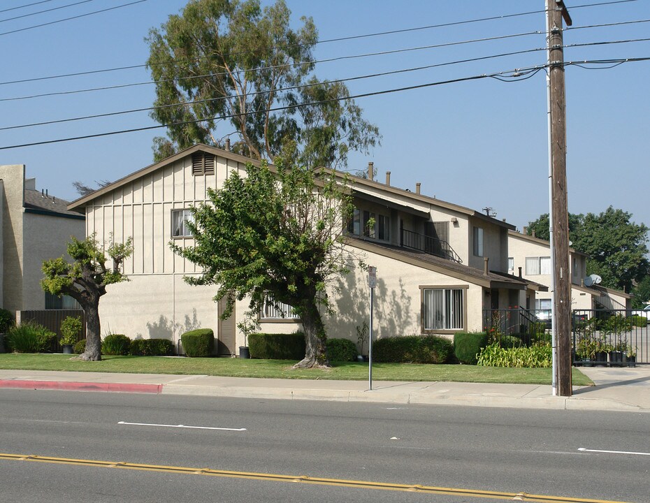 7777 Hazard Ave in Westminster, CA - Foto de edificio