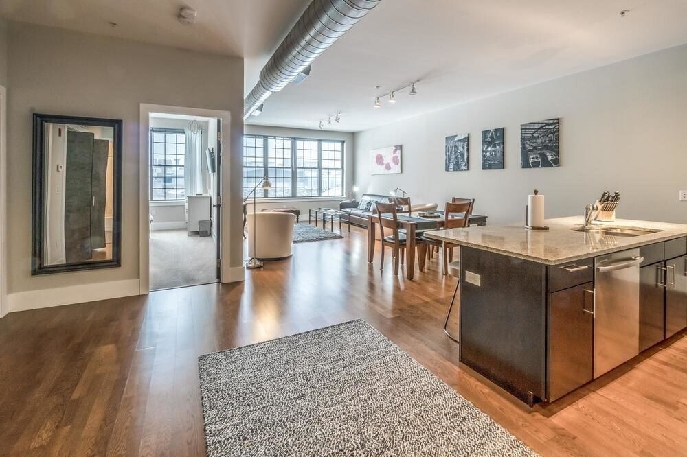 154 W 2nd St in Boston, MA - Building Photo