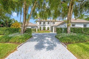 2377 Golf Brook Dr in Wellington, FL - Building Photo