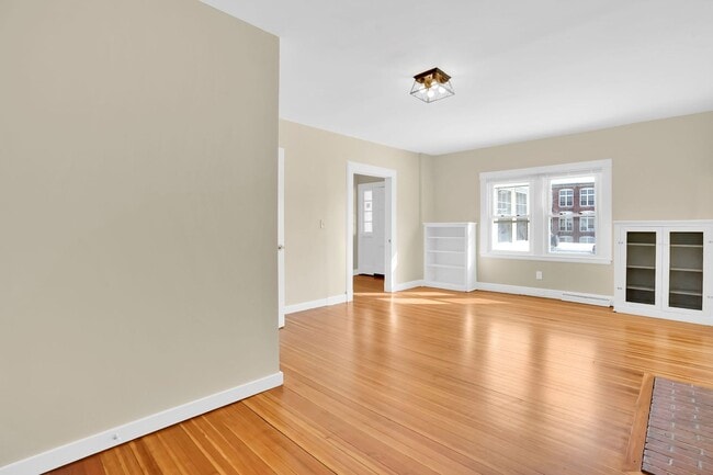 157-159-159 Pleasant St in Easthampton, MA - Foto de edificio - Building Photo