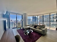 55 SW 9th St, Unit 4001 in Miami, FL - Foto de edificio - Building Photo