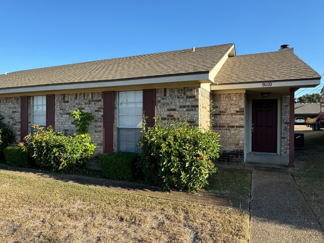 9110 Woodgate Cir E in Waco, TX - Building Photo - Building Photo