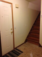 17490 Pond Cir in Eden Prairie, MN - Building Photo - Building Photo