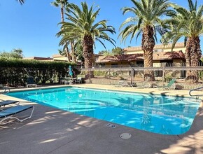 1828 Mimosa Ct in Henderson, NV - Foto de edificio - Building Photo