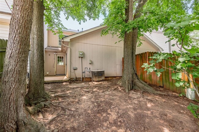 1401 Ave O in Huntsville, TX - Building Photo - Building Photo