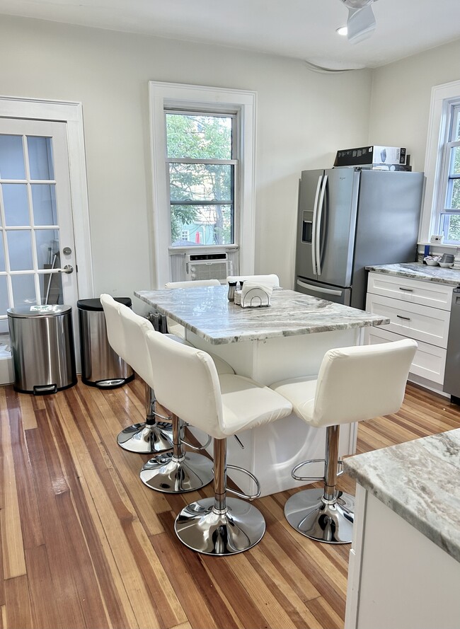 51 Hazelton St, Unit 2