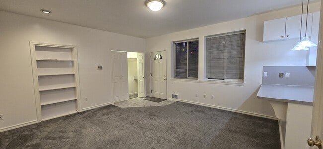 5106 Green Lake Way N in Seattle, WA - Building Photo - Building Photo