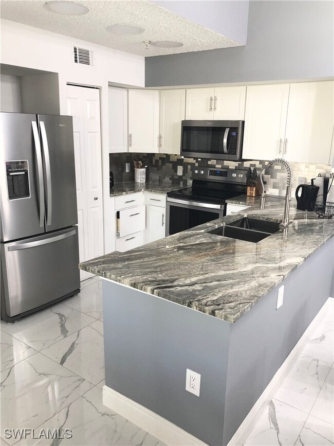 property at 1220 Wildwood Lakes Blvd