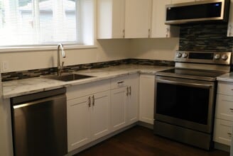 110 Clarke Rd in Ladysmith, BC - Building Photo - Building Photo