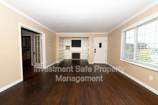 4982 Baltimore Dr in La Mesa, CA - Building Photo - Building Photo