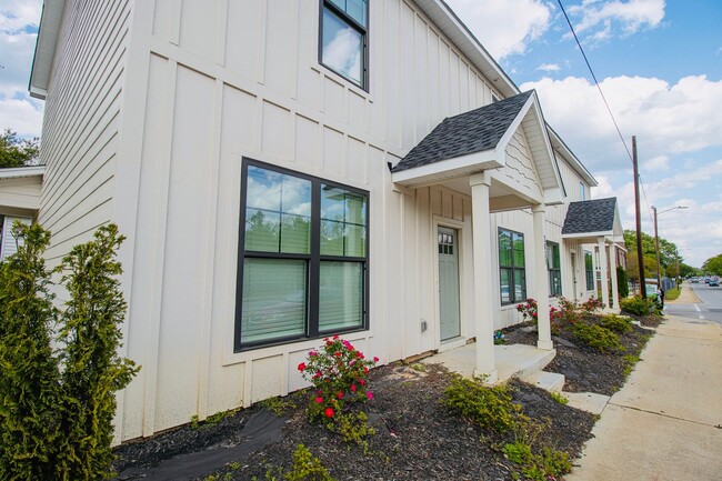 2035 Rosewood Dr in Columbia, SC - Building Photo - Building Photo