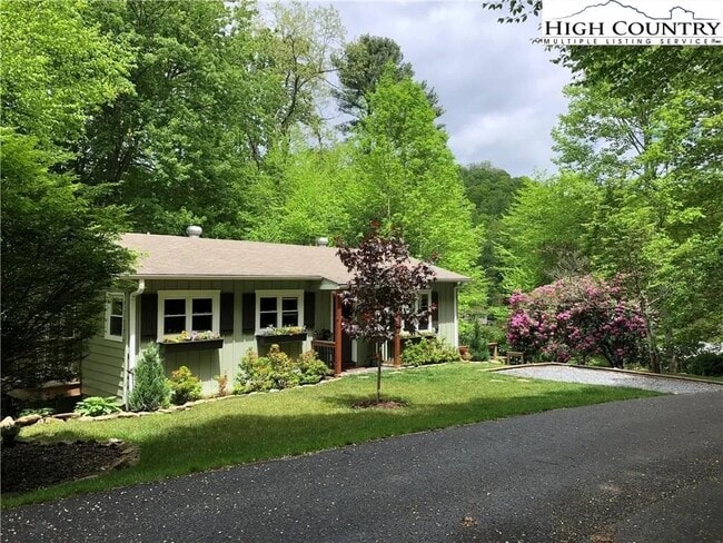 162 Horseshoe Dr in Boone, NC - Building Photo - Building Photo