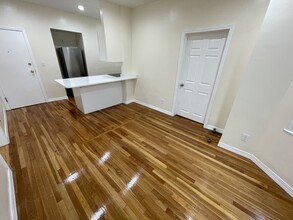 875 Beacon St, Unit 1 in Boston, MA - Building Photo - Building Photo
