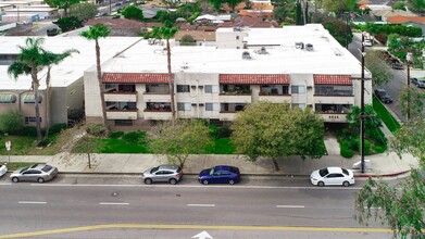 Haskell III Apartments in Van Nuys, CA - Building Photo - Building Photo