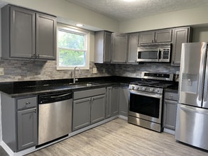 3828 Longton Dr in Columbus, OH - Building Photo - Building Photo