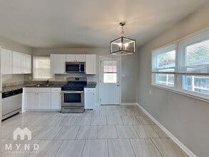 939 Eastmoor Blvd in Columbus, OH - Building Photo - Building Photo