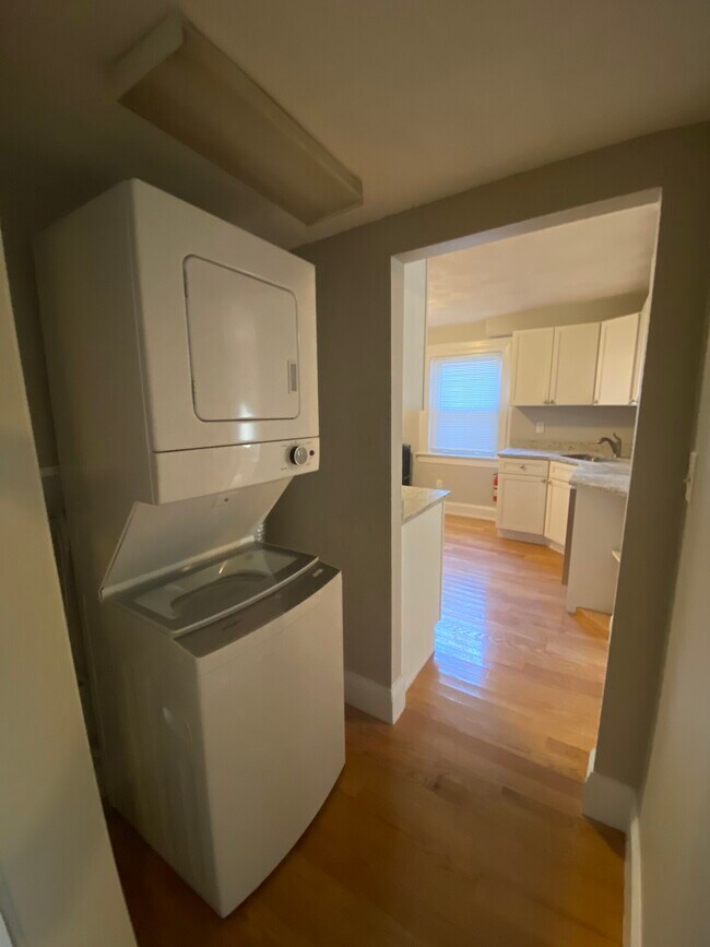 309 Highland Ave, Unit A in Somerville, MA - Foto de edificio - Building Photo