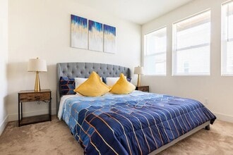 927 E Mason Ln, Unit 38 in Anaheim, CA - Foto de edificio - Building Photo