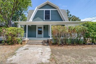 1329 Hurley Ave in Fort Worth, TX - Building Photo