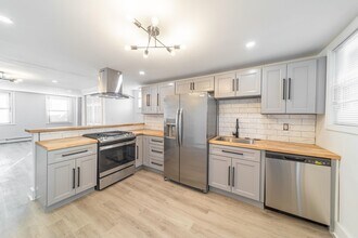 169 Halladay St in Jersey City, NJ - Building Photo - Building Photo