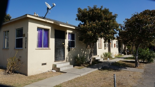 9824-9830 Alameda St in South Gate, CA - Building Photo