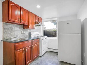 245 4th St, Unit G in Jersey City, NJ - Building Photo - Building Photo