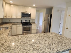32 Latura St in Shrewsbury, MA - Building Photo - Building Photo