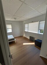 240 Dixon Ave, Unit 2nd Floor in Paterson, NJ - Foto de edificio - Building Photo
