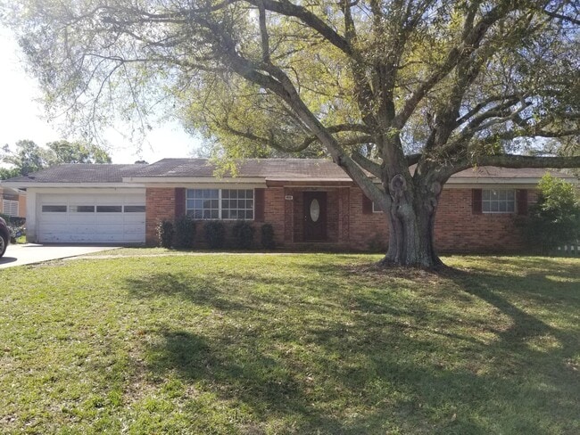 property at 1484 Ave H NE