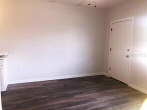 1401 E Alfred St, Unit 9 in Tavares, FL - Building Photo - Building Photo