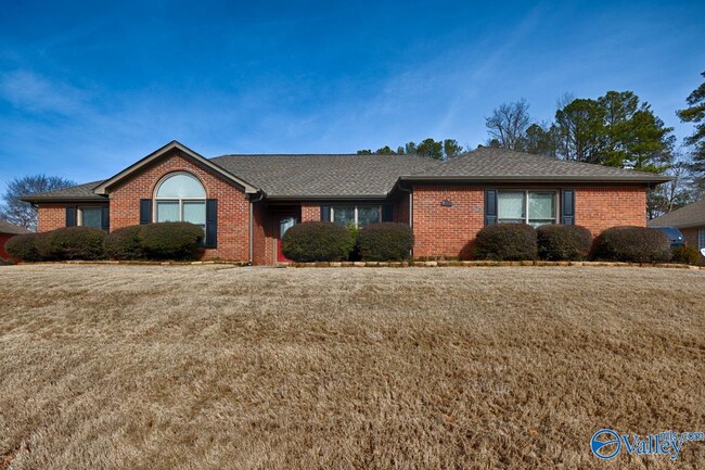 105 Wandering Ln in Harvest, AL - Building Photo - Building Photo