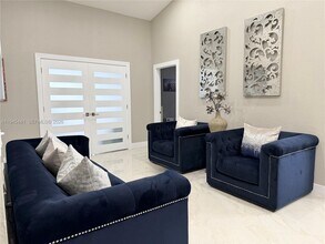8737 NW 168th Ln in Hialeah, FL - Building Photo - Building Photo