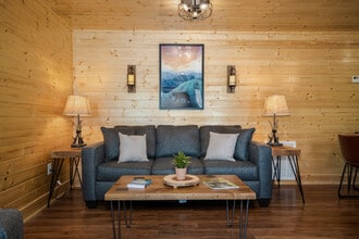 4249 Dollys Dr in Sevierville, TN - Foto de edificio - Building Photo