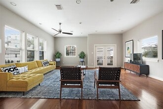 5743 Kansas St in Houston, TX - Building Photo - Building Photo