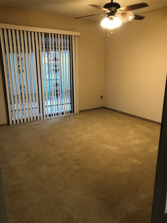 3025 Chimira Ln in Houston, TX - Building Photo