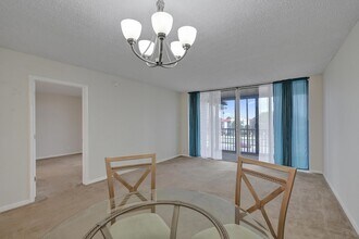 740 S Federal Hwy in Pompano Beach, FL - Foto de edificio - Building Photo