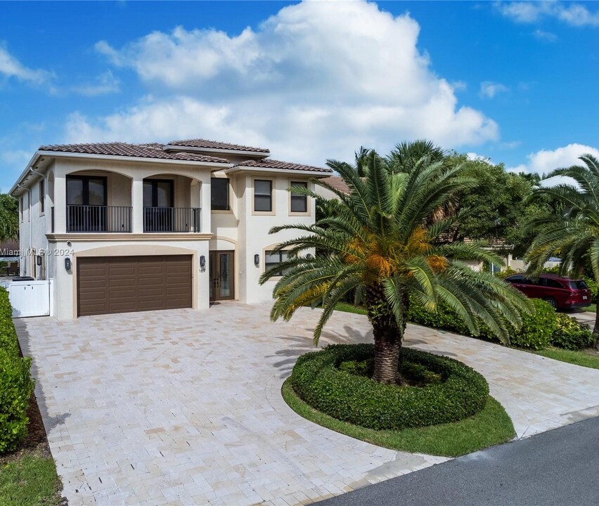 169 SE Wavecrest Way in Boca Raton, FL - Building Photo