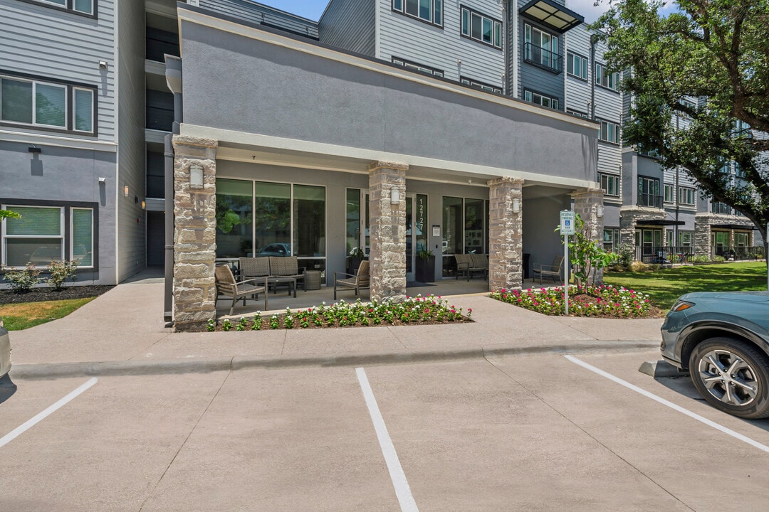 Vista at Interpark in San Antonio, TX - Building Photo