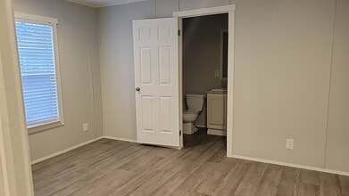 15301 US-54 in Goddard, KS - Building Photo - Building Photo