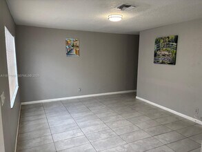 931 SW 80th Ave in North Lauderdale, FL - Building Photo - Building Photo